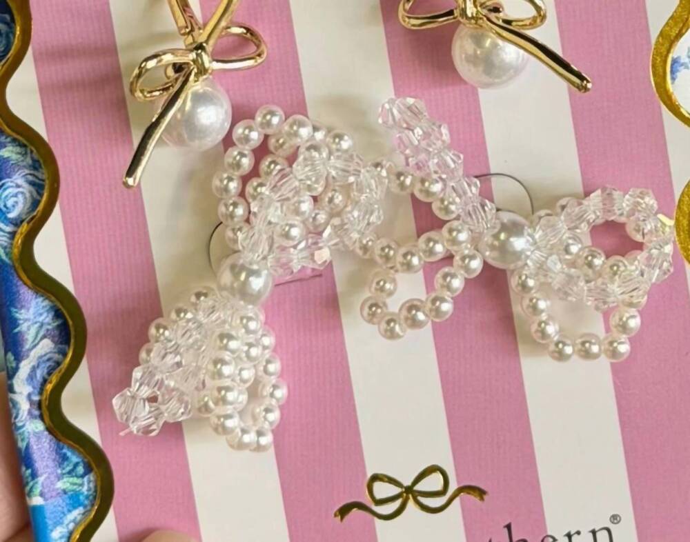 NEW SIMPLY SOUTHERN women's bow pearl earring set in gol